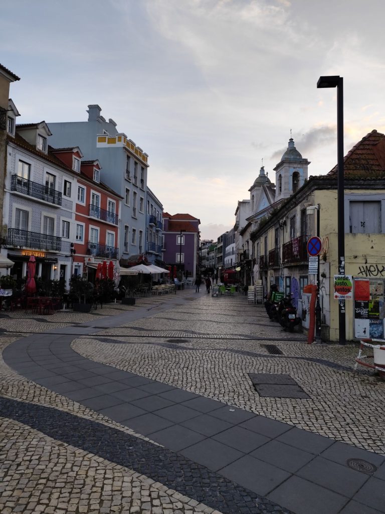 Rua Cândido dos Reis Cacilhas lisbona almada portogallo