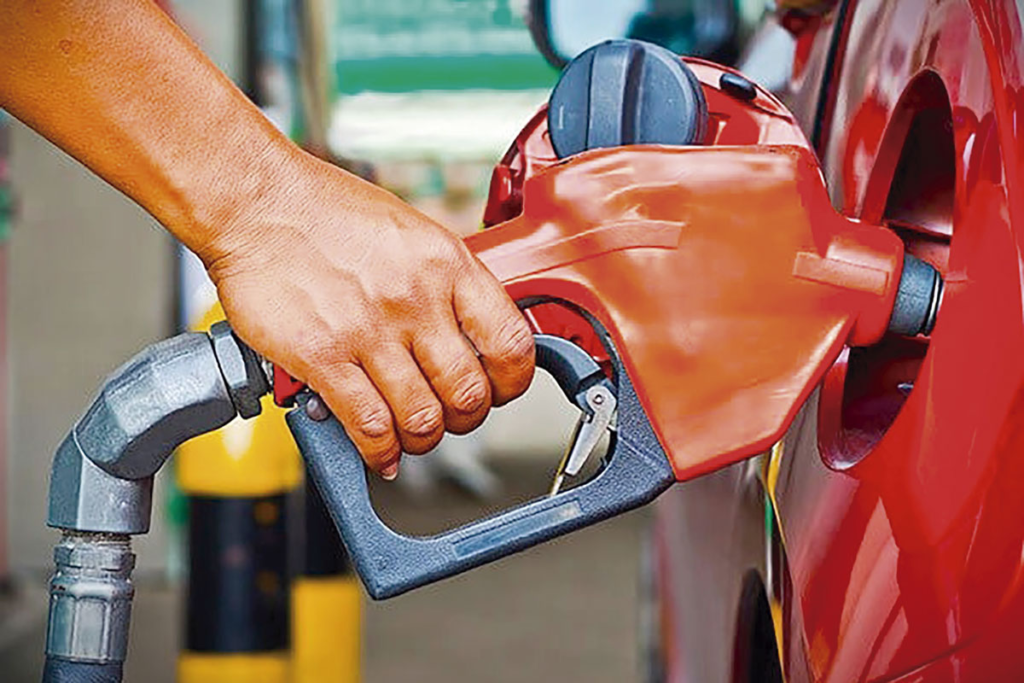 I portoghesi fannoo rifornimento di carburante in Spagna perchè è più economico