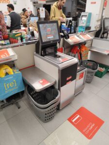 il cassiere sarà sostituito dalle casse automatiche?