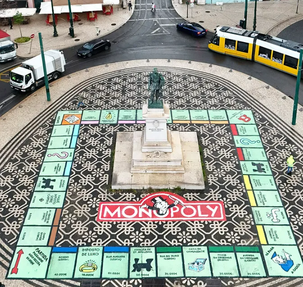 Cais do Sodré Bordalo II Monopoly Lisbona contestazione gentrifricazione