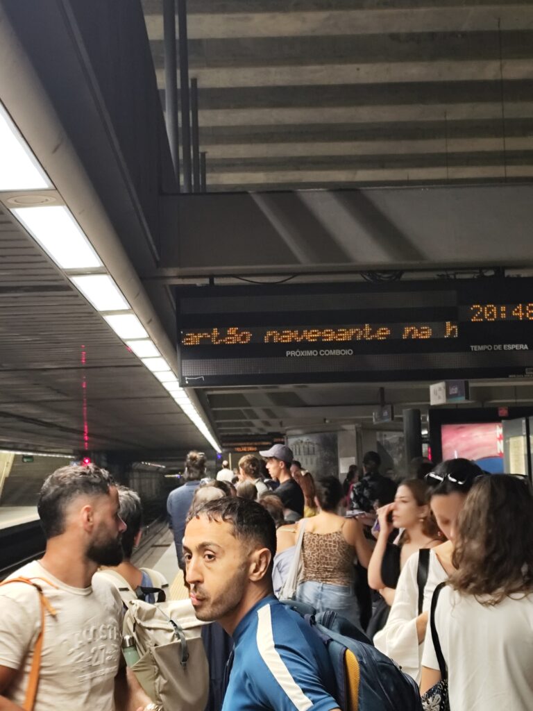 Cartão Navegante na hora. Abbonamento mezzi lisbona senza fare la fila