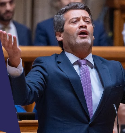André Ventura, ha attirato forti critiche dopo che due dei suoi rappresentanti – la deputata Rita Matias e lo stesso Ventura – hanno reso pubblica una lista di nomi di bambini presumibilmente stranieri iscritti in una scuola pubblica nella zona di Lisbona.