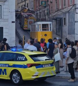Tragedie portogallo, deragliamento elevador da gloria